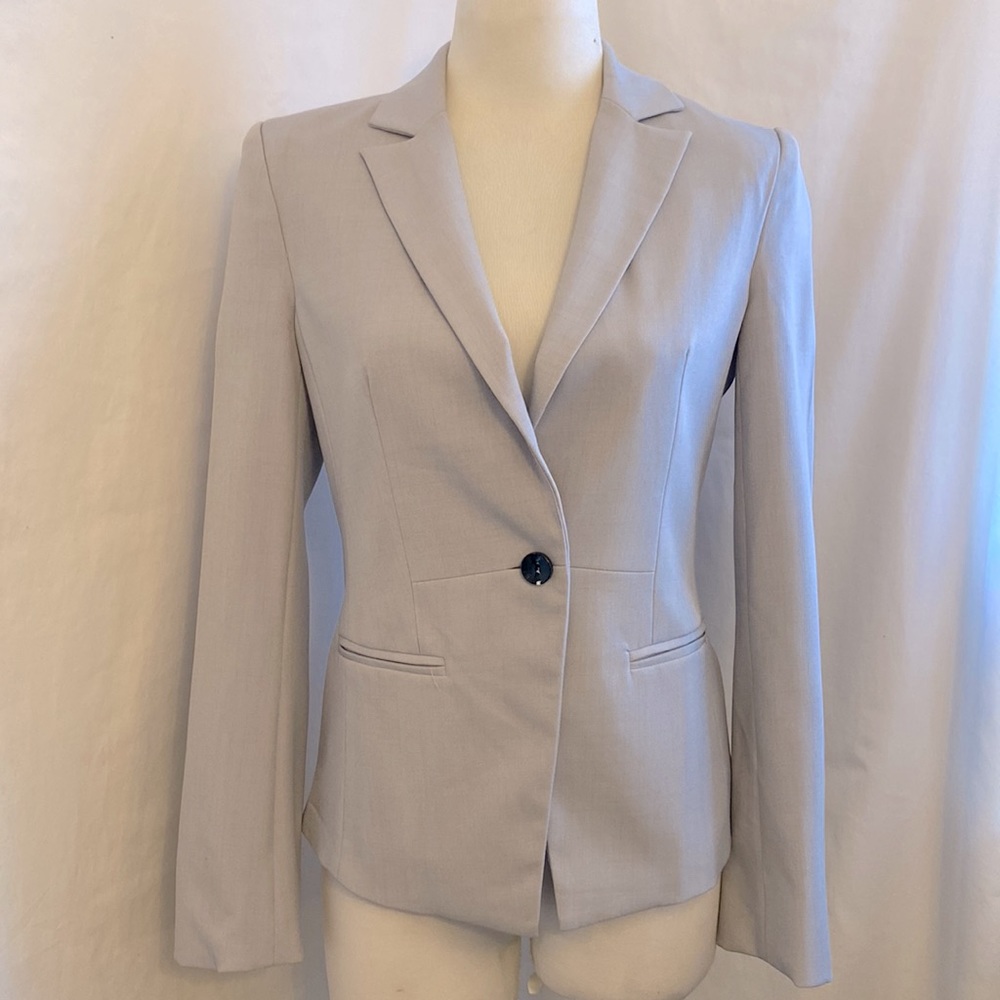 FOREVER 21 Grey Suit Jacket; Shoulder Pads/Faux Front Pockets/Fully Lined